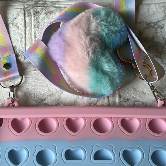 🇺🇸 Pop it Rainbow iPad case Strap and Keychain - Picture 5 of 5